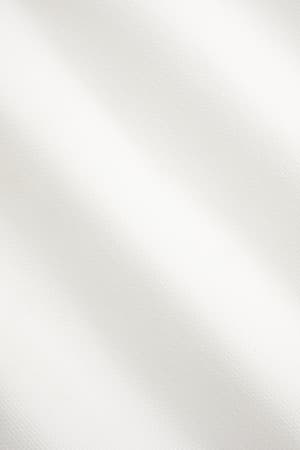 https://cdn.suitsupply.com/image/upload/c_fit,f_auto,h_450,q_auto:good,w_450/products/cm-sample/default/SDROP17.5-0019_23