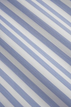https://cdn.suitsupply.com/image/upload/c_fit,f_auto,h_450,q_auto:good,w_450/products/cm-sample/default/SF397132.14_23