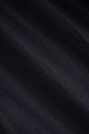 https://cdn.suitsupply.com/image/upload/c_fit,f_auto,h_450,q_auto:good,w_450/products/cm-sample/default/SPARK.PDSS-NAVY_23