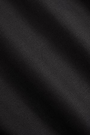 https://cdn.suitsupply.com/image/upload/c_fit,f_auto,h_450,q_auto:good,w_450/products/cm-sample/default/SPUSIANO-9080_23