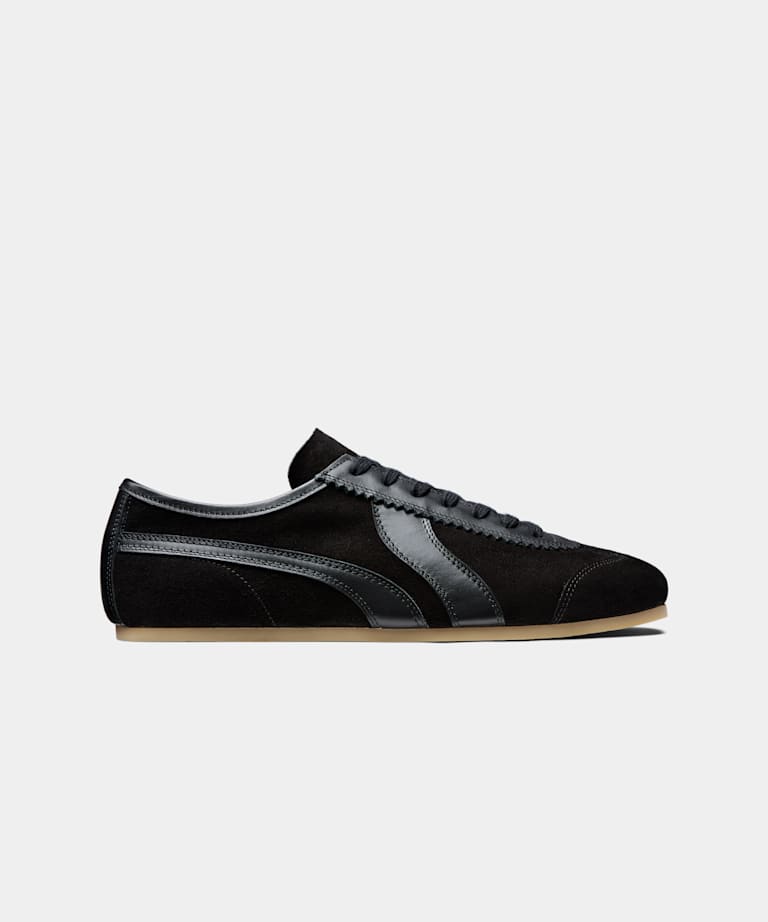 Black Sneaker