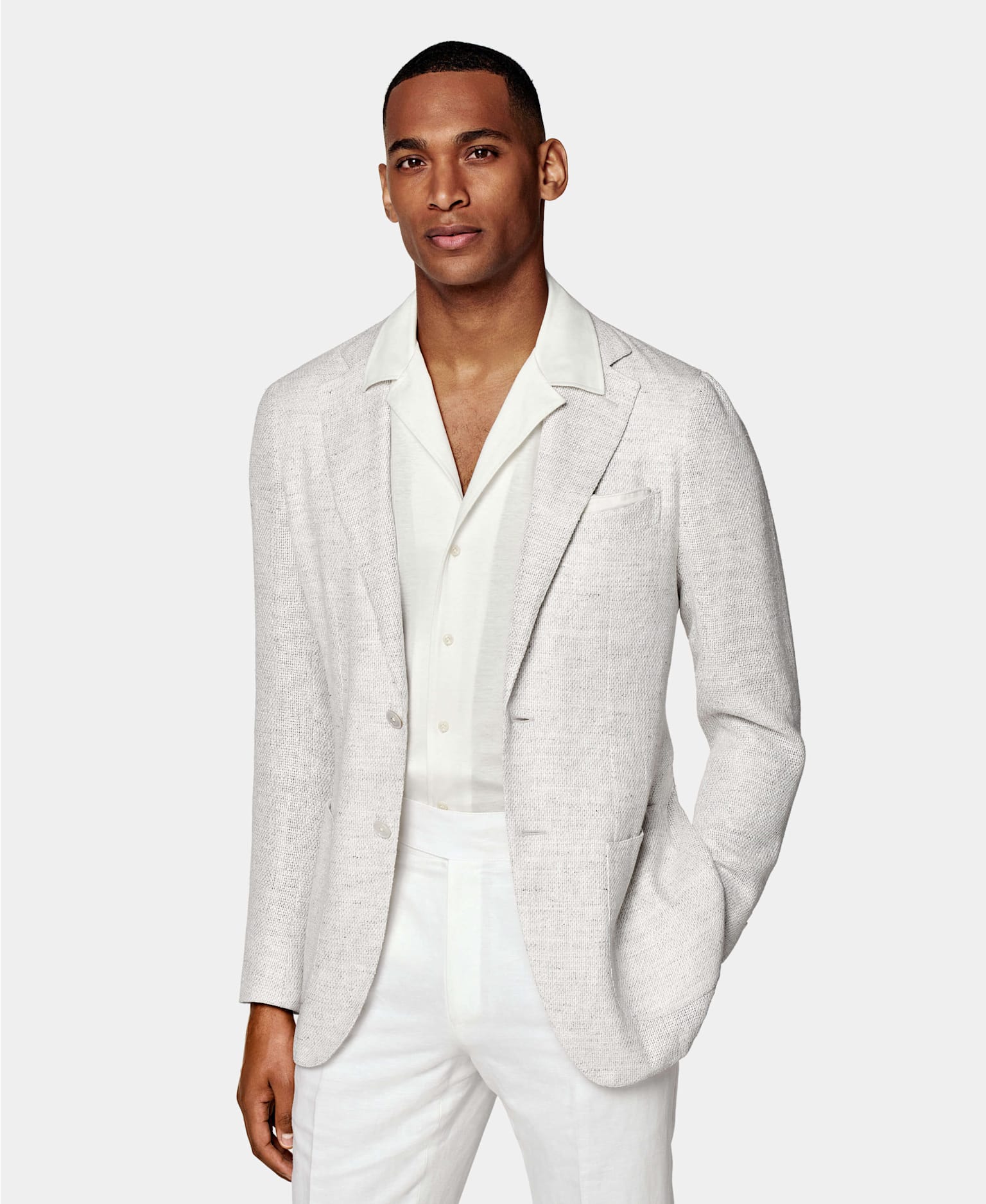 A giro inglese jacket can complete the summer wedding look.