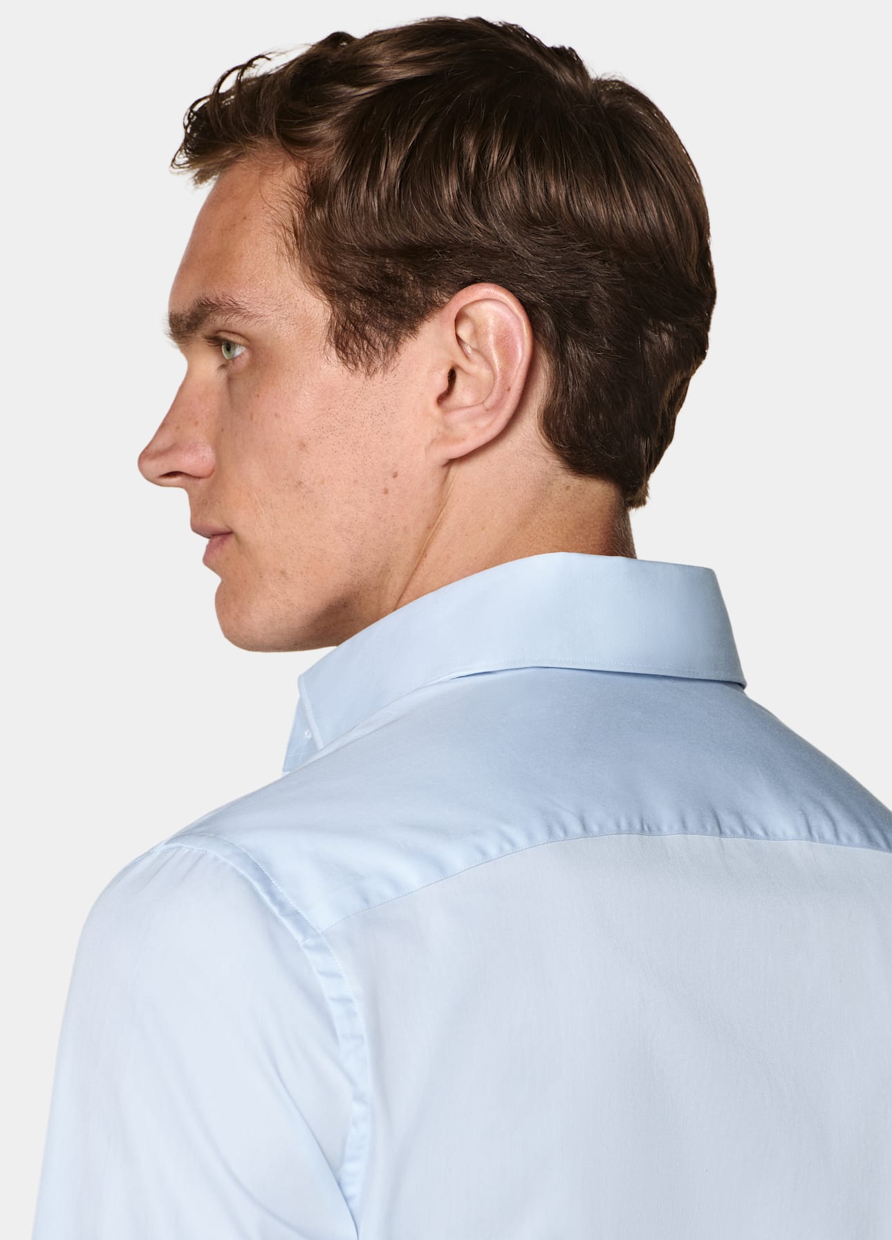 Tailored Fit Widespread Collar Shirt