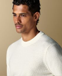 Crewnecks & V-Necks